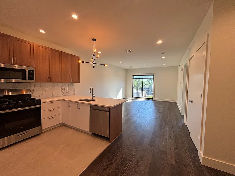 Netherwood Flats — Photo 11