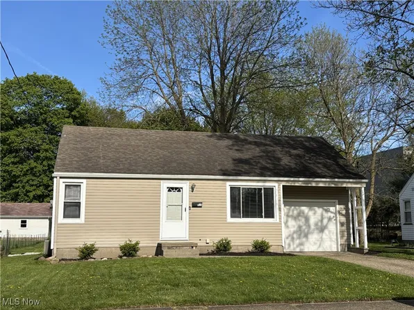 410 Orchard Ave NE, North Canton, OH 44720