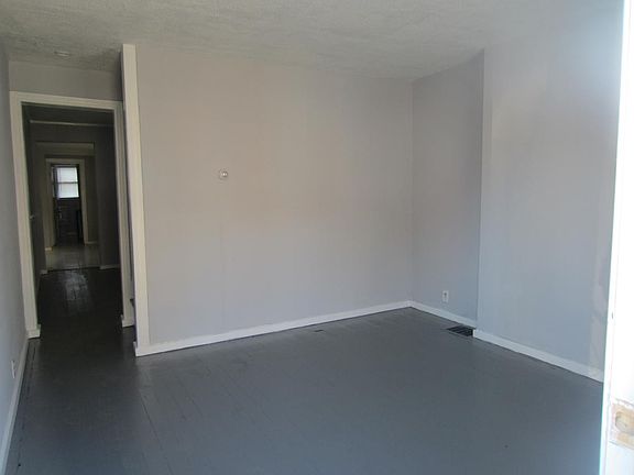 2nd image of 1704 Tulip St