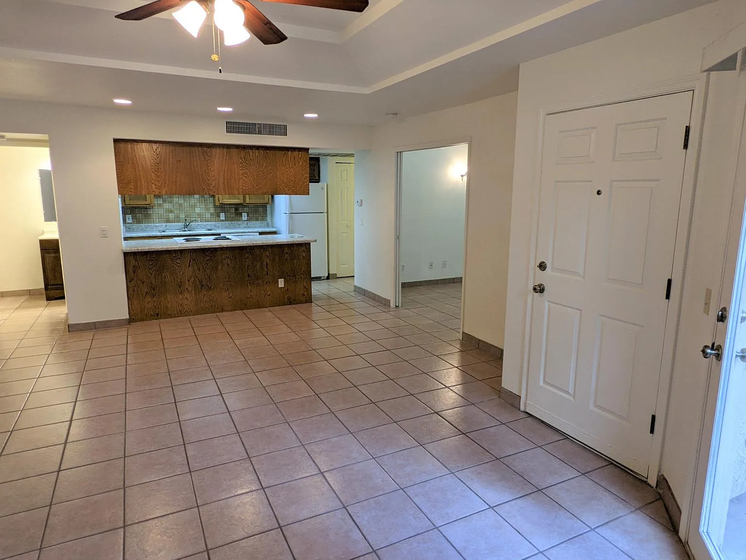 2 bed, 938 sqft, $1,325 — Photo 3
