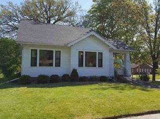 902 N Main St, Elkader, IA 52043