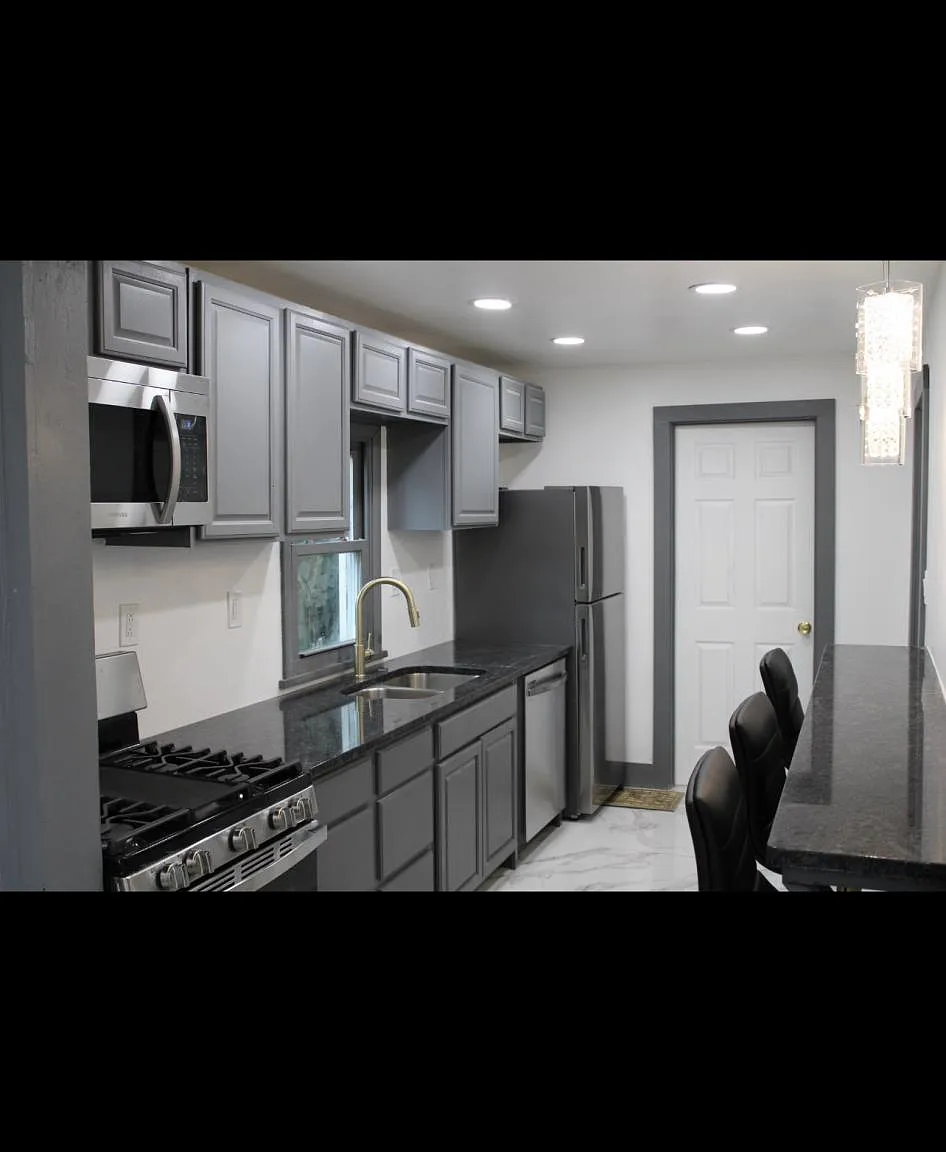 4 bed, 1310 sqft, $3,200 — Photo 2