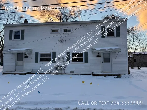 32155 Genessee St, Westland, MI 48186