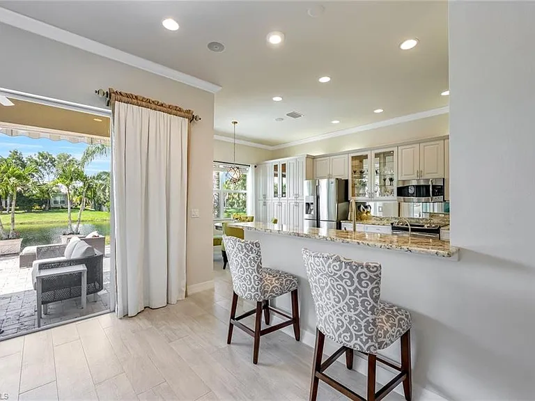 6582 Monterey Point — Photo 10