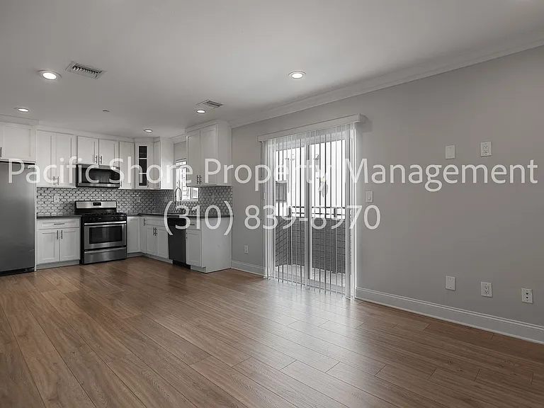 7205 S. La Cienega Apartments — Photo 26