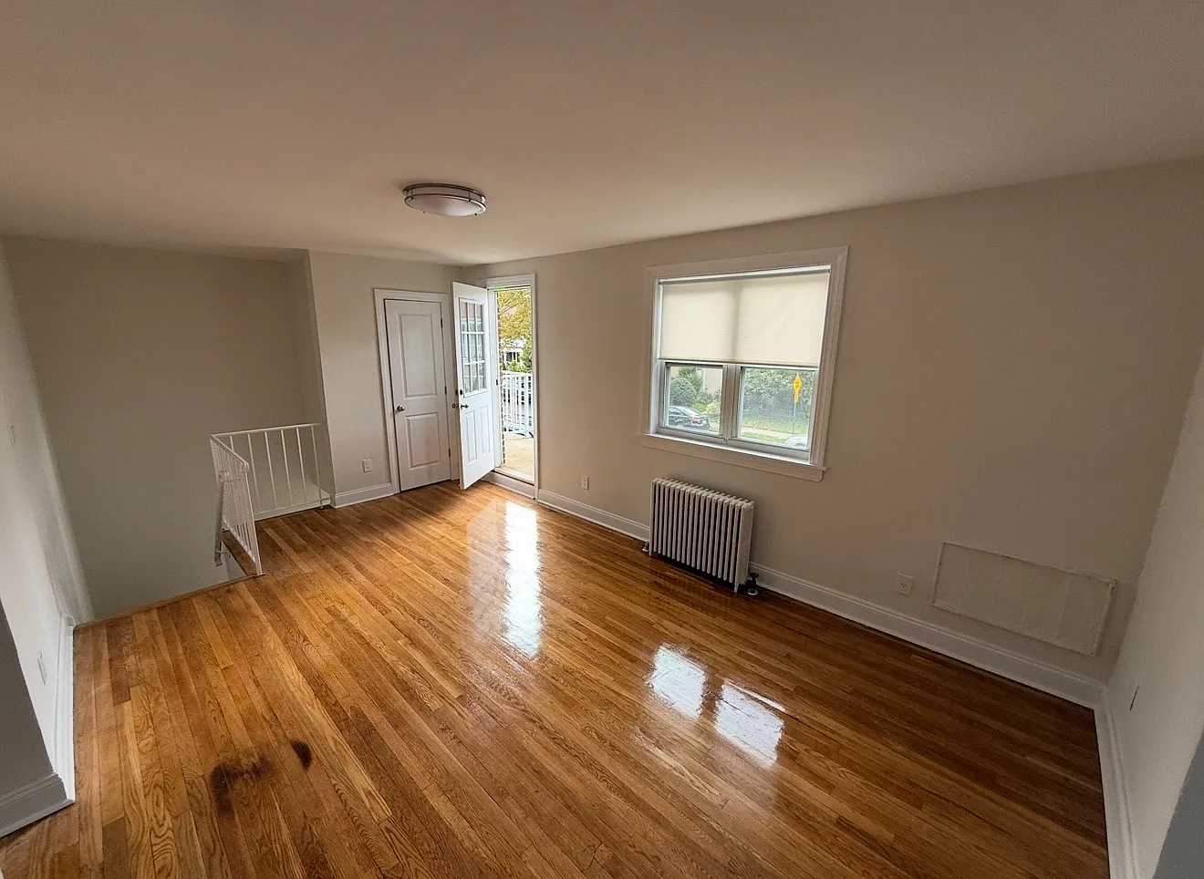 2 bed, 975 sqft, $2,749 — Photo 2