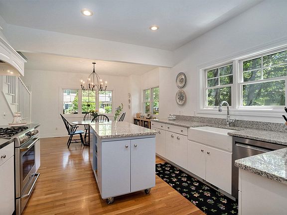 3rd image of 76377 Jordyn Ln