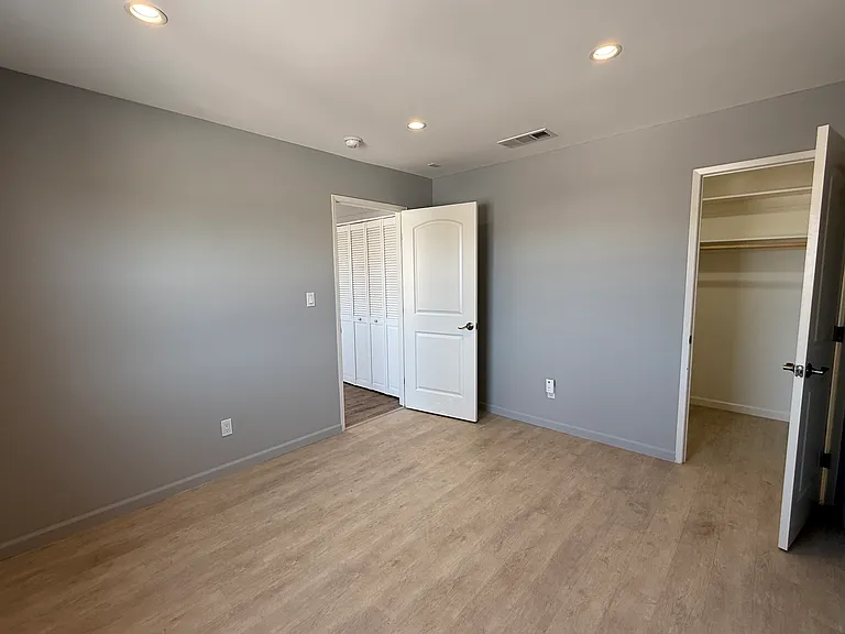5409 Meridian St #1/2 — Photo 8