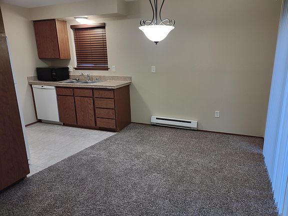 3rd image of 717 142nd Pl SE
