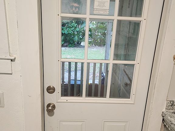 4th image of 311 SW 12th St #1