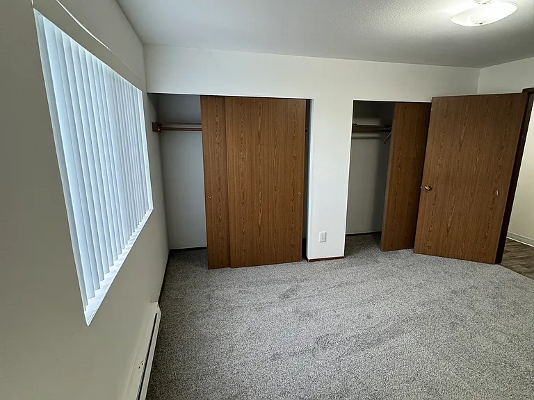 Bryn Mawr Plaza Apartments — Photo 33