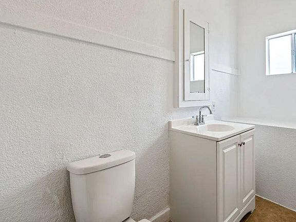 4th image of 3509 Percy St