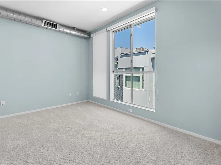 4151 Redwood Ave #305 — Photo 16