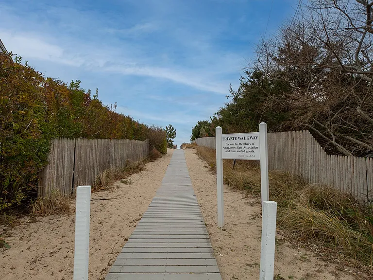Gardiner Dr — Photo 18