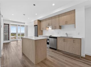 461 Green Rd #901, Hamilton, ON L8E5W9