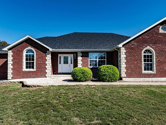 2nd image of 3269 Arrowhead Dr