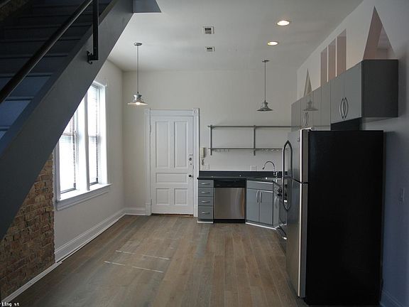 4th image of 1629 N Burling St #516