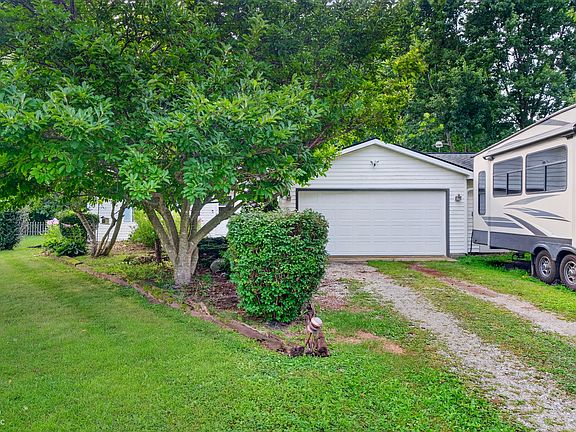 3rd image of 2885 W Pear Tree Ln