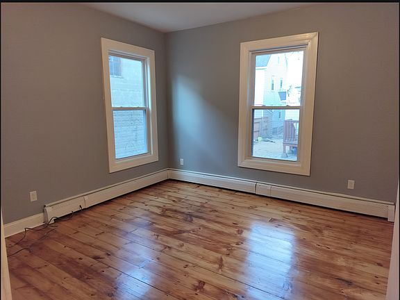 Full size Bedroom