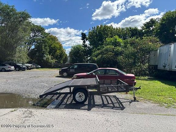 5th image of N Edwards Ct