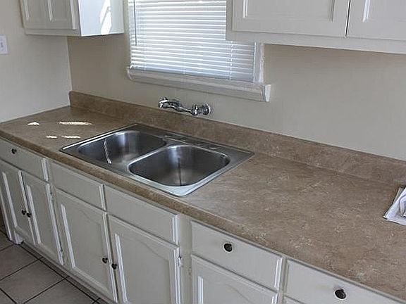 2nd image of 515 W 75th St