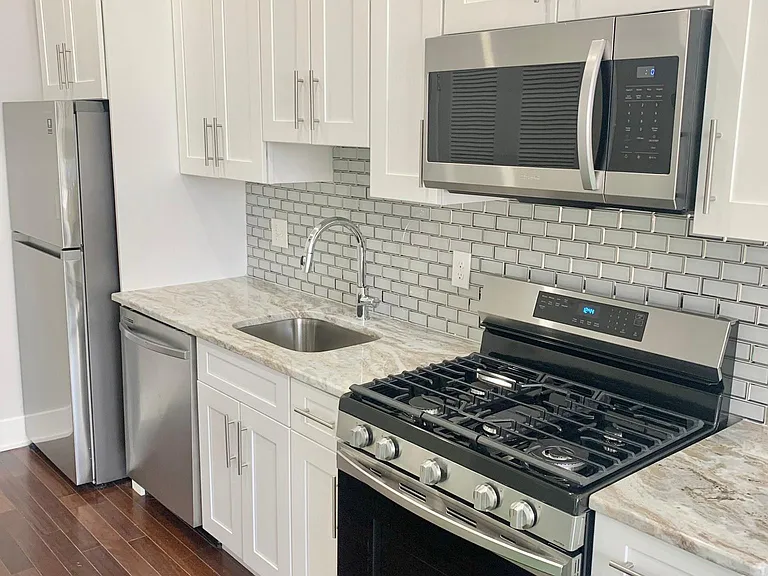 302 Richmond St #6 — Photo 1