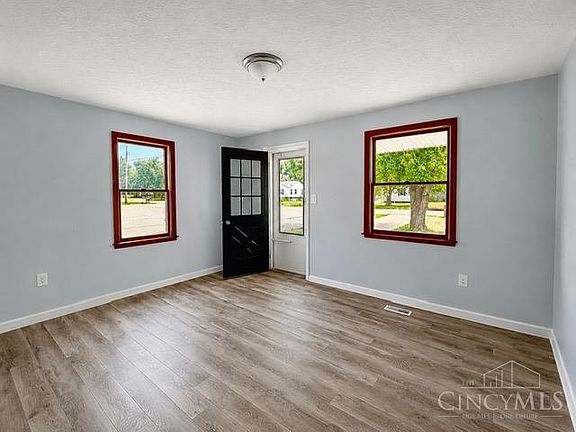 2nd image of 3016 Mohawk St