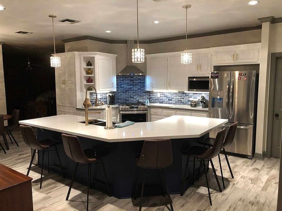 2nd image of 208 Creekwood Dr