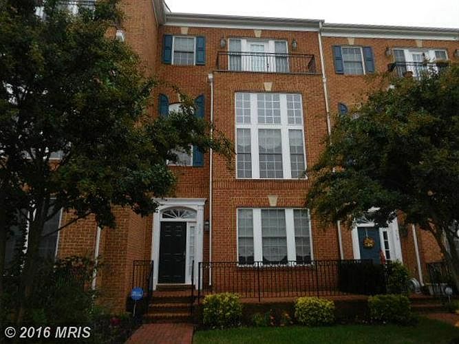 1st image of 757 Vestal St