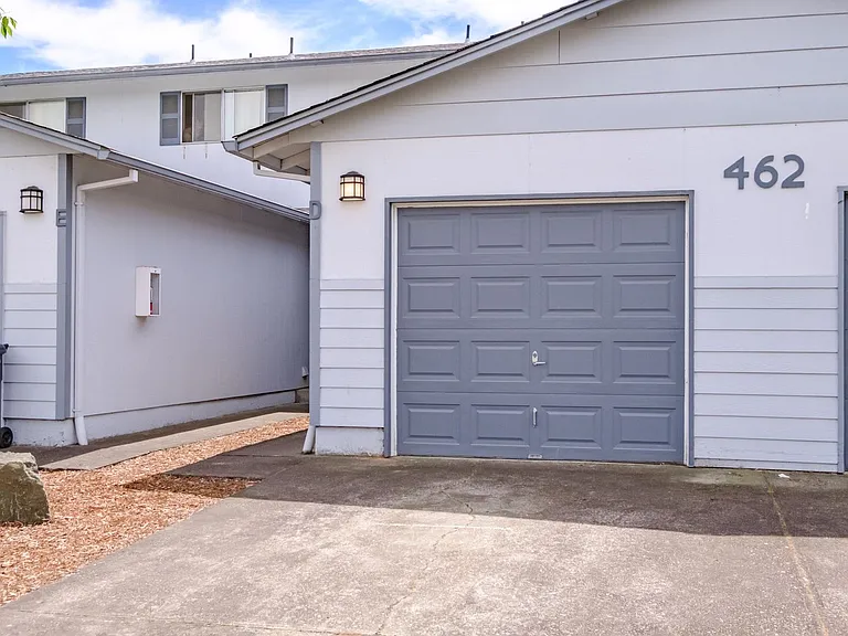 Meadow Green Townhomes — Photo 2