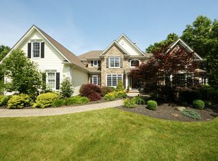 3 Raymond Ln, Belle Mead, NJ 08502