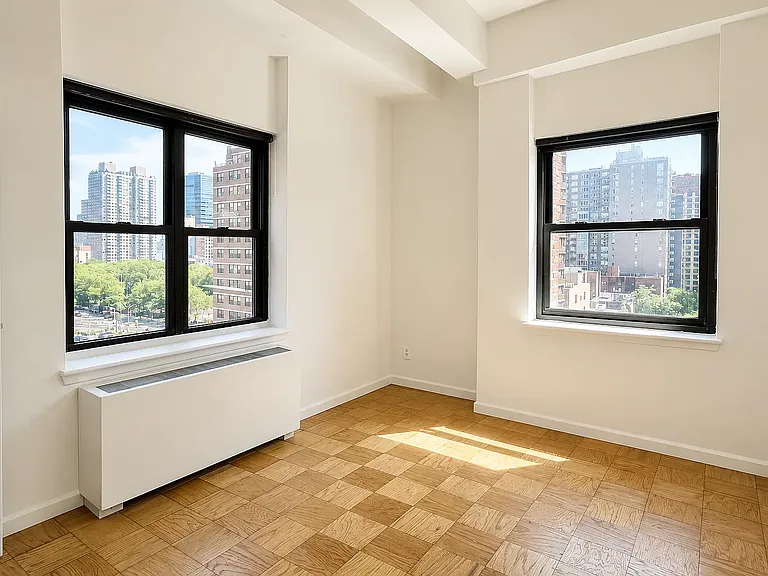 213 E 37th St #8F — Photo 8