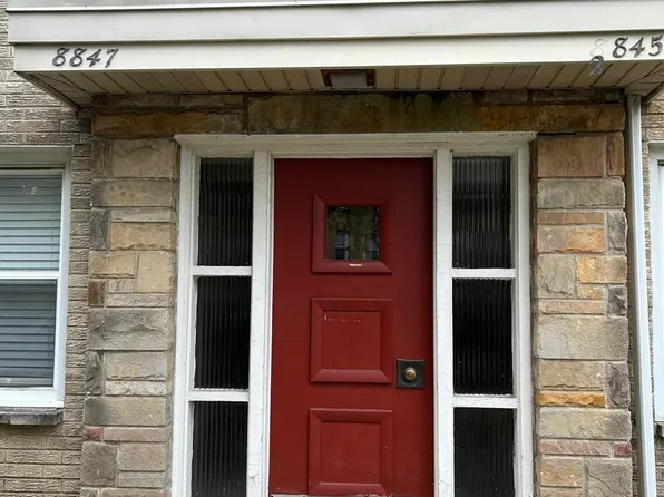 8847 La Crosse Ave #204, Skokie, IL 60077