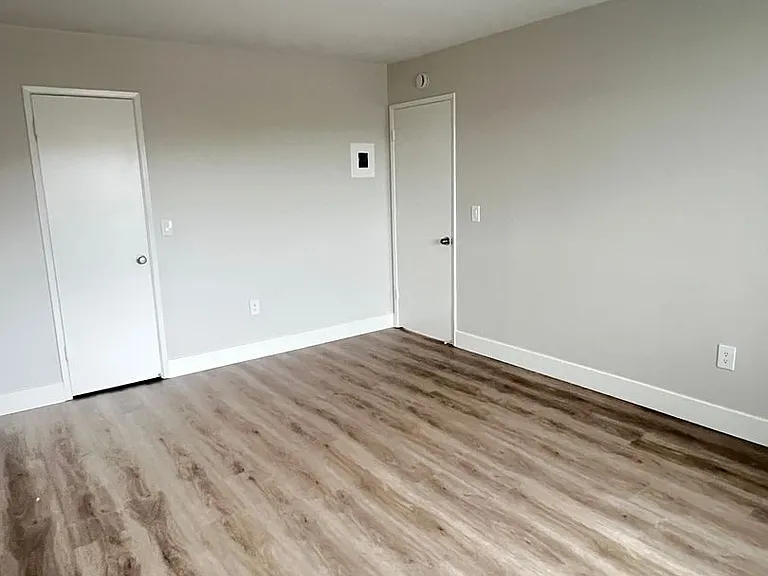 Upstairs 2 Bed 1 Bath in La Habra, Fully Renovated! 1 Car Garage Included! — Photo 12