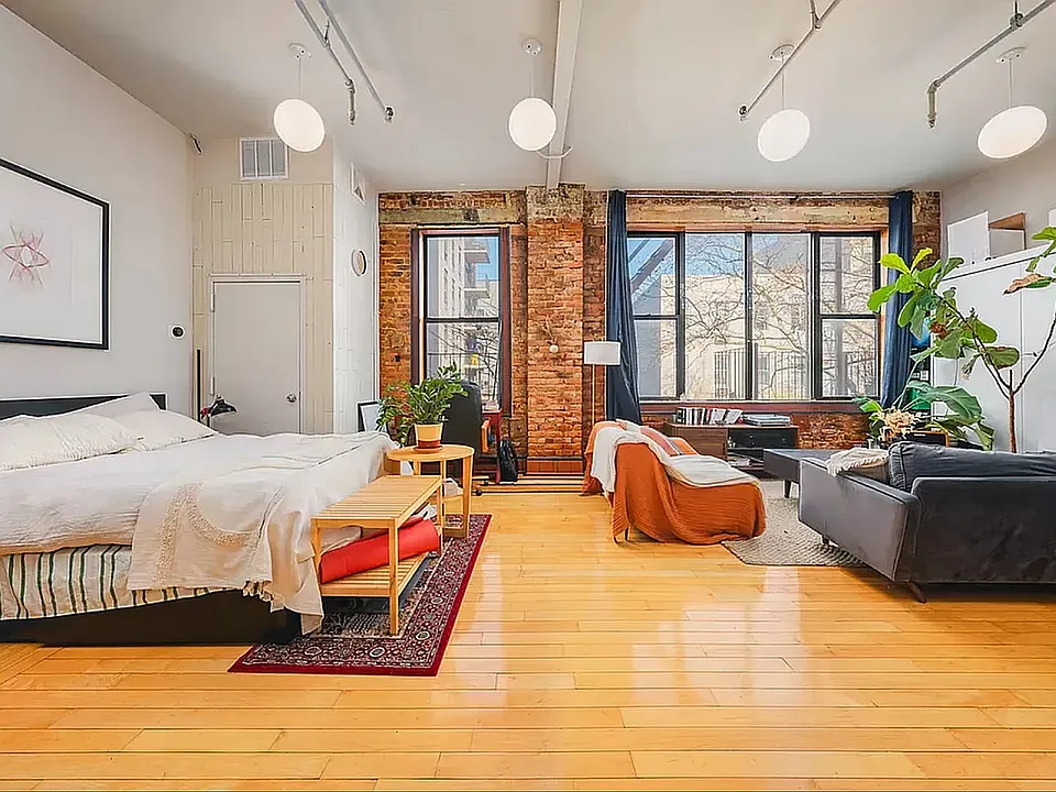 308 Graham Ave #2A