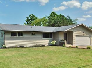 7742 Davis Rd S, North Syracuse, NY 13212