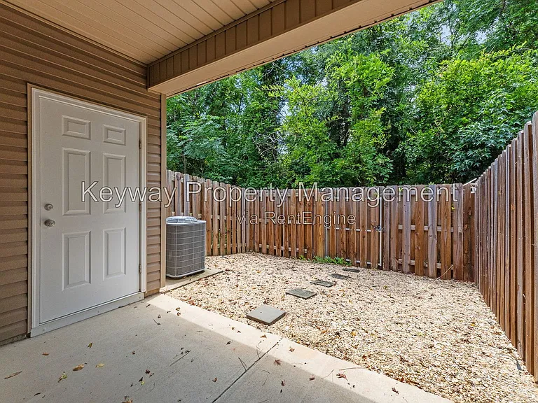 1842 Butternut Dr — Photo 18
