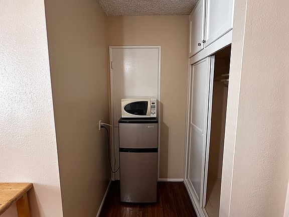 3rd image of 4706 Vantage Ave APT 2A