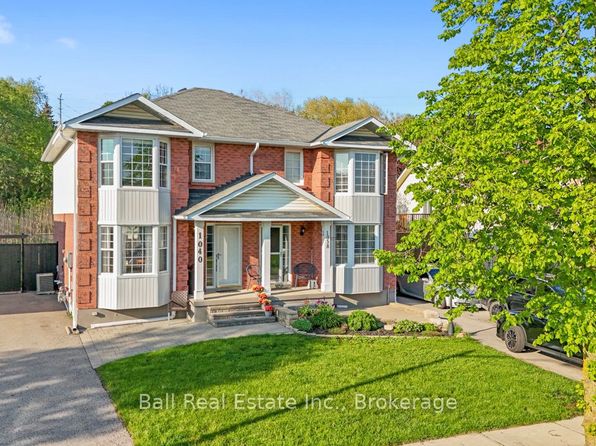 1040 Snowberry St, Oshawa, ON L1K 2H9