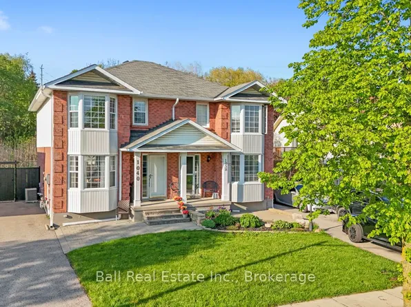 1040 Snowberry St, Oshawa, ON L1K 2H9