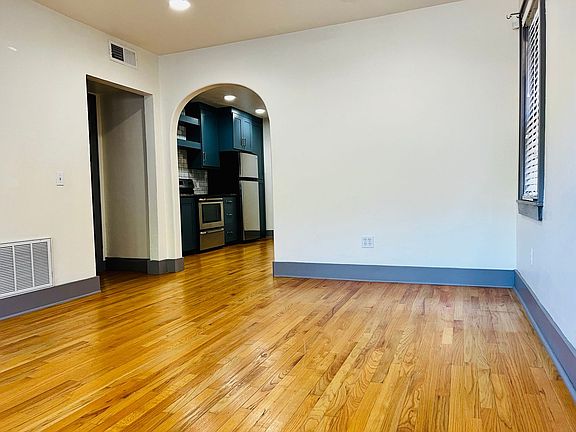 4th image of 1915 N Douglas Ave APT 4