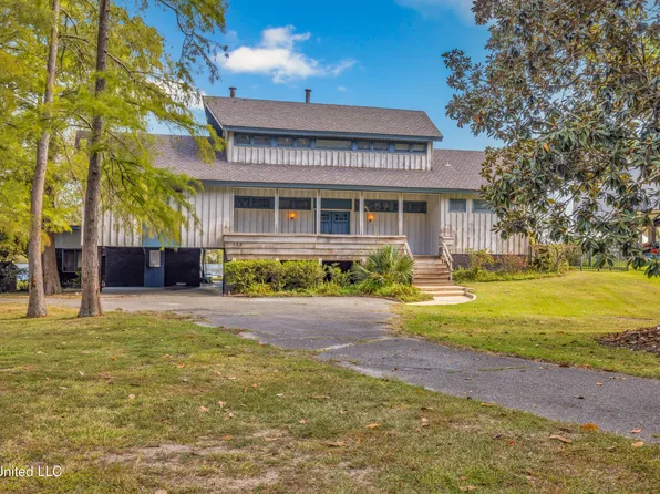 122 Bayou Cir, Gulfport, MS 39507