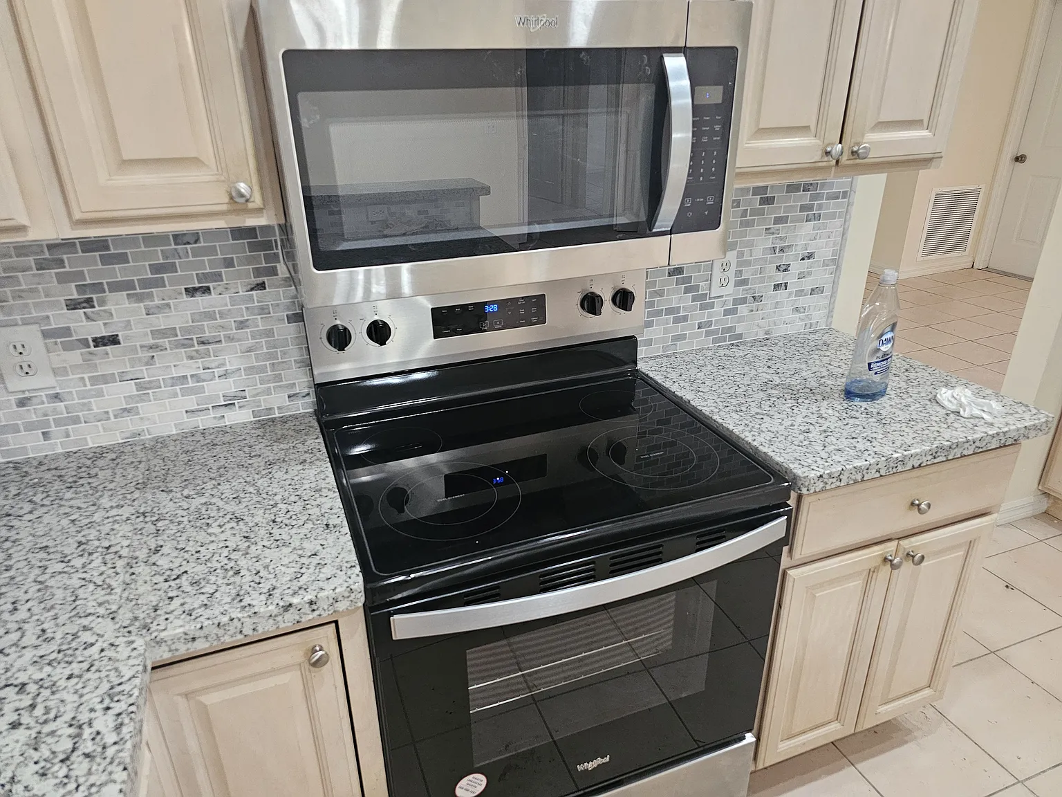 3 bed, 2075 sqft, $2,750 — Photo 2