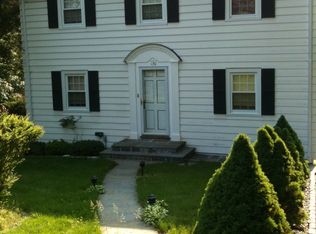130 Bainbridge Ave, Thornwood, NY 10594