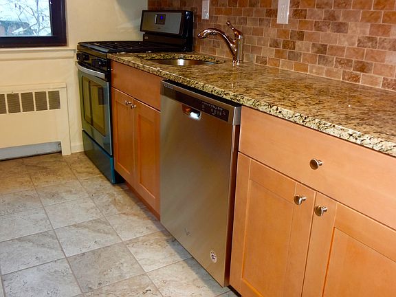4th image of 19 Manor House Dr APT K22