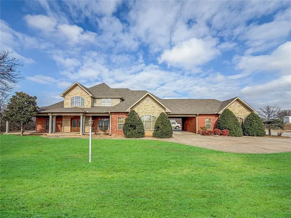 1419 W Royal Oaks Rd, Pauls Valley, OK 73075