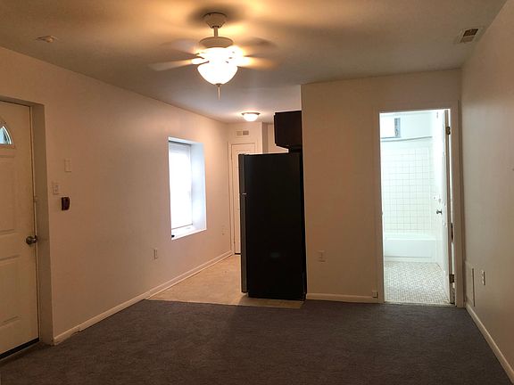 4th image of 1401 N 75th St #C