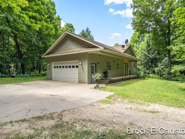 8847 E Old Campground Rd, Holton, MI 49425