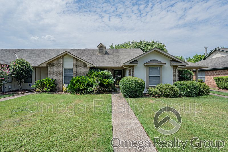 1st image of 5917 Carmel Dr