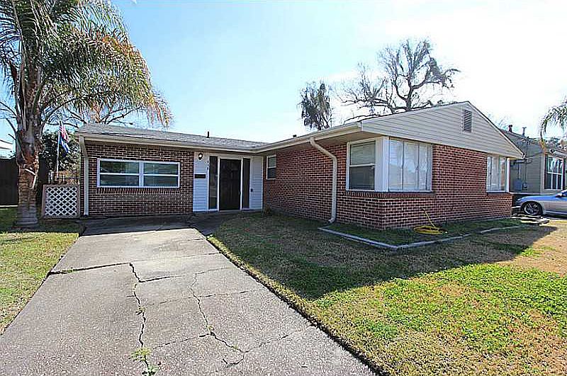 1st image of 418 River Oaks Dr